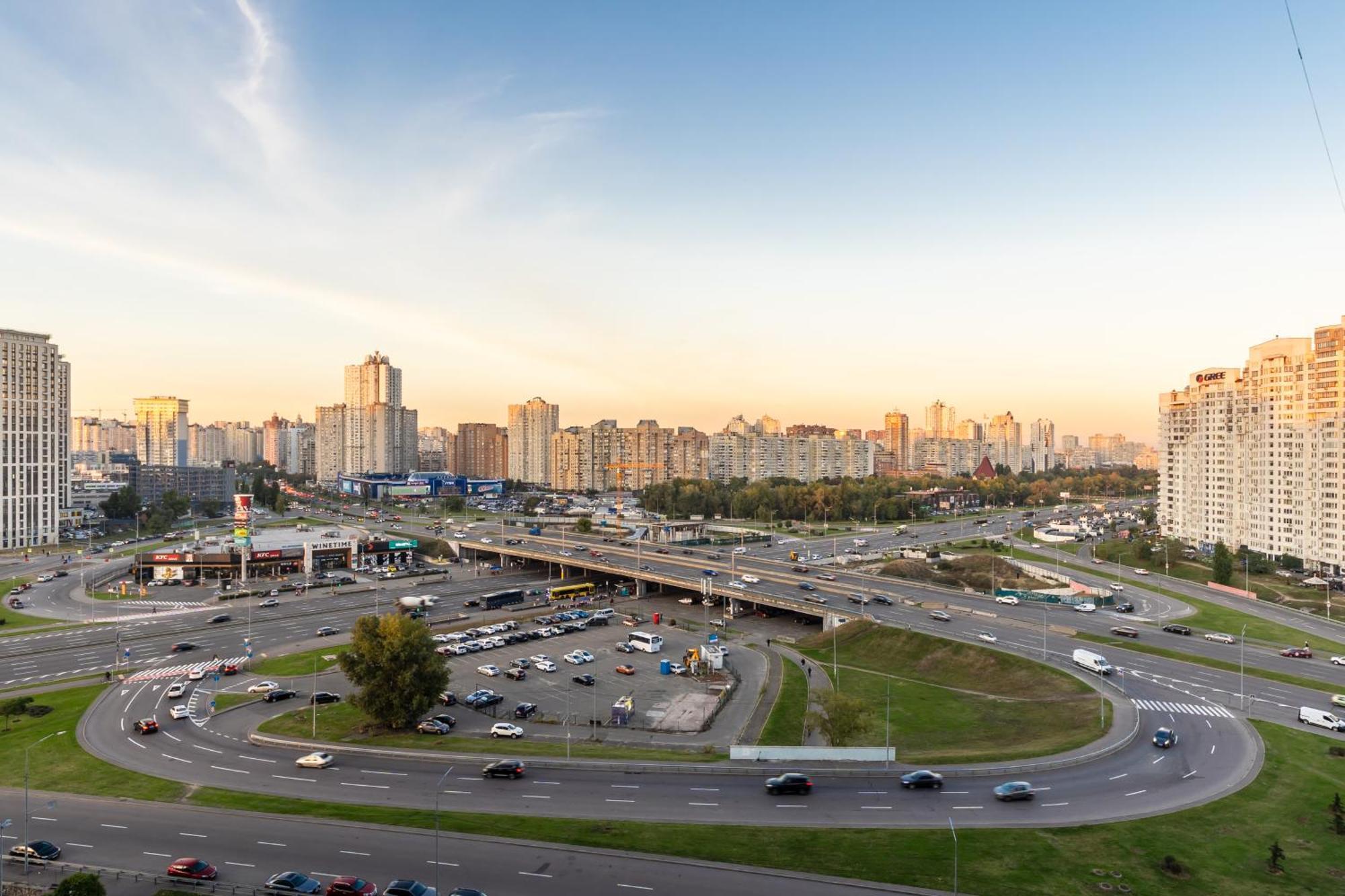 Апартаменты на метро Осокорки Киев Екстериор снимка